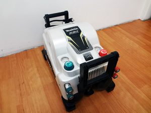 マキタ　エアコンプレッサ　AC401X-1