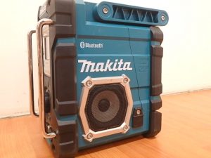 マキタ　充電式ラジオ　MR108-2