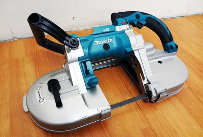 makita　充電式ポータブルバンドソー　PB180D-1