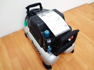 makita　エアコンプレッサ　AC462XGB　未使用品-1