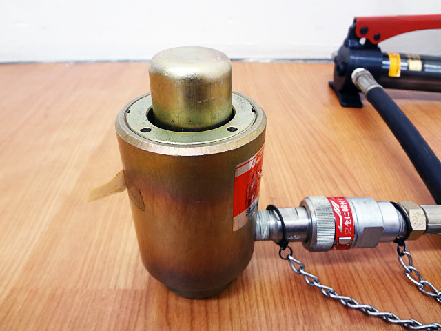 泉精器　手動油圧式パンチャー　SH-10-1-3