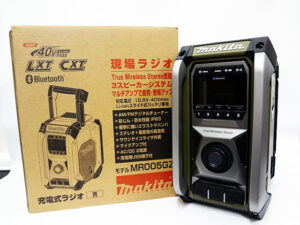マキタ　充電式ラジオ　MR005GZ-1