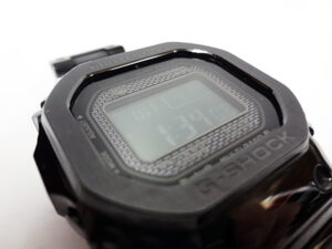 カシオ　G-SHOCK　電波ソーラーウォッチ　GMW-B5000-4