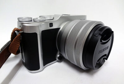 富士フイルム　デジタルミラーレスカメラ　X-A7-1