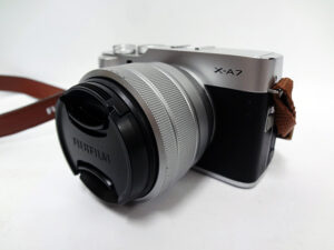 富士フイルム　デジタルミラーレスカメラ　X-A7-2