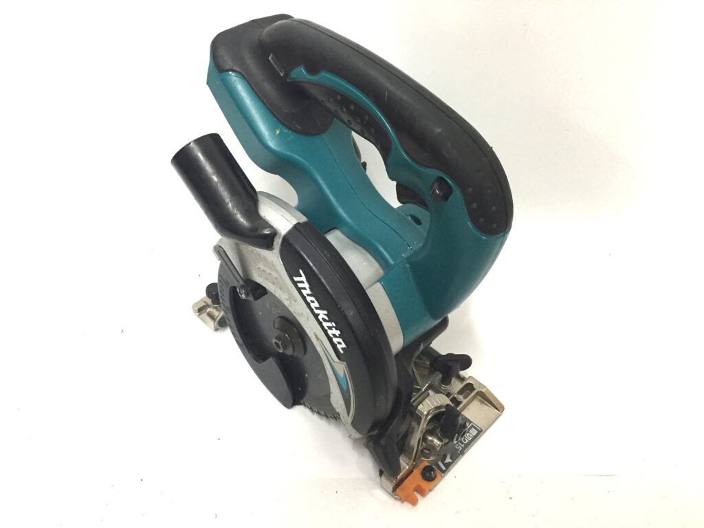 ﾏｷﾀ　125mm充電式マルノコ　SS540D-4