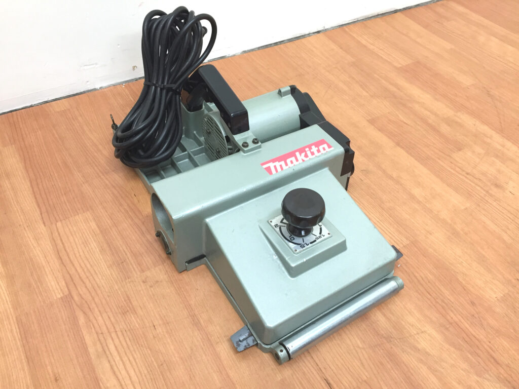 マキタ　312mmカンナ　KP310-1
