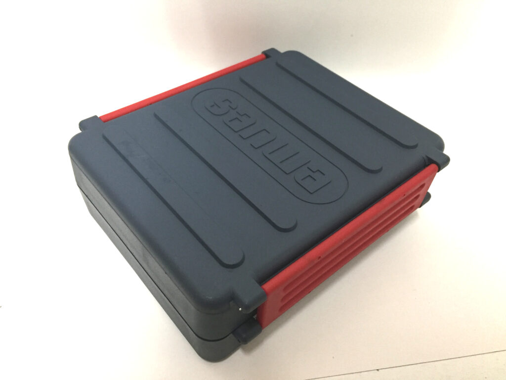 SANWA　デジタル絶縁抵抗計　MG1000-4