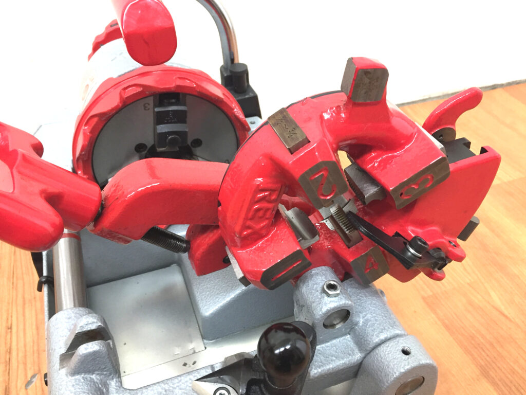 レッキス　ねじ切り機　パイプマシン　F25A3-4