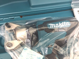 マキタ　充電式圧着機　TC300DRG-2