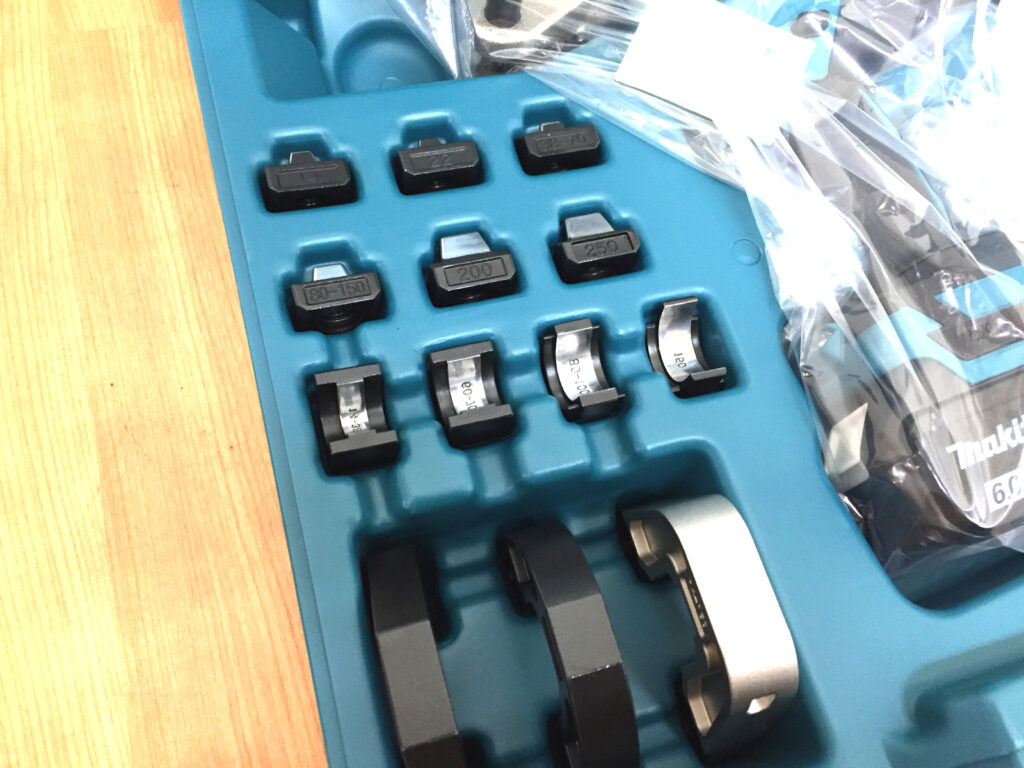 マキタ　充電式圧着機　TC300DRG-3