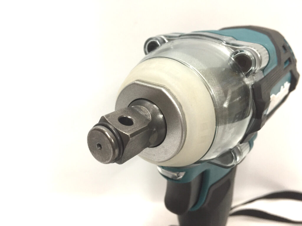 マキタ　インパクトレンチ　TW300DZ-4