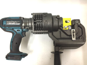 マキタ 充電式パンチャー PP200DRG-3