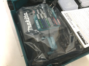 マキタ　パワーソースキットXGT1-4