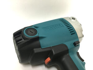 マキタ　電子ポリッシャ　PV7001C-4