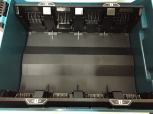 マキタ 多口充電ケース BCC01-3