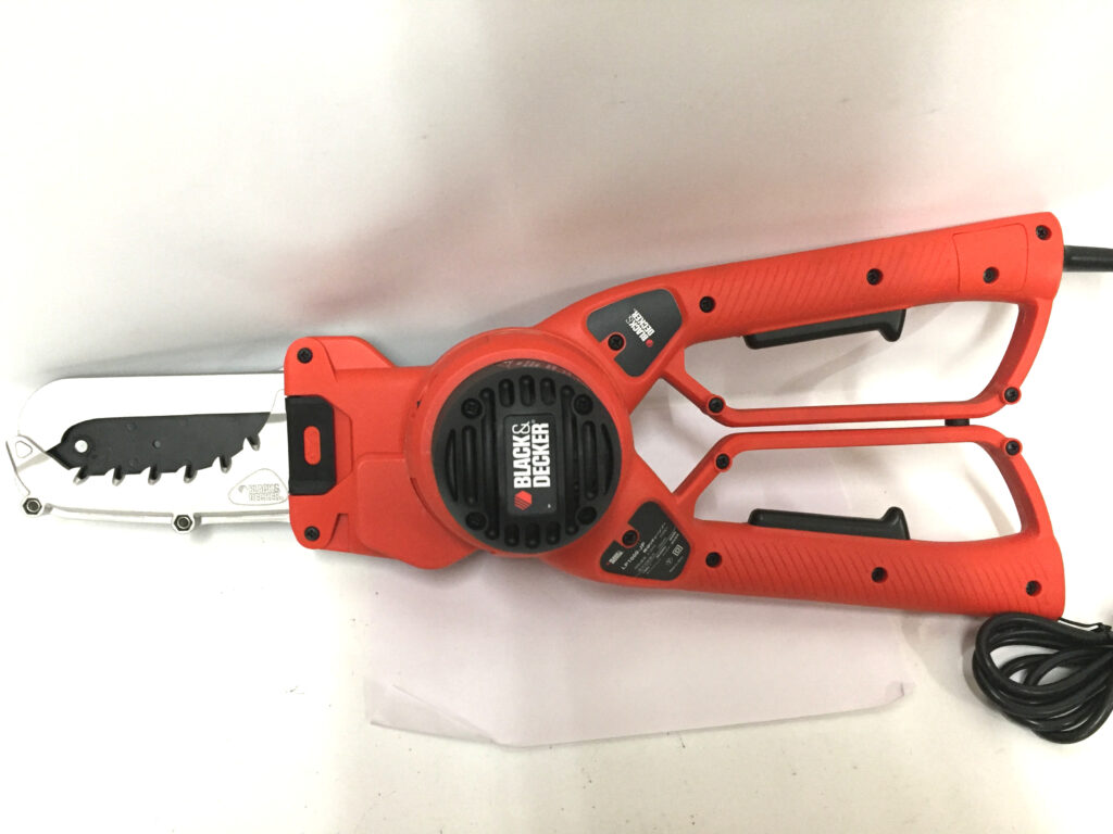 BLACK&DECKER 枝切りチェーンソー LP1000-4