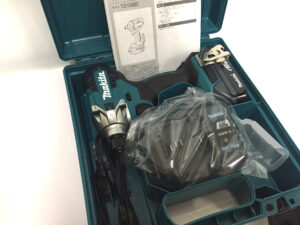 マキタ インパクトドライバ TD156DB-1