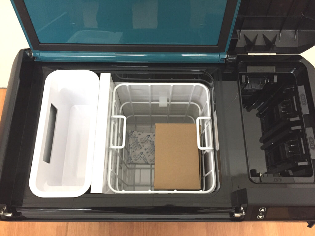 マキタ 充電式保冷温庫 CW004GZ-3