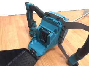 マキタ 充電式カクハン機 UT001G-4