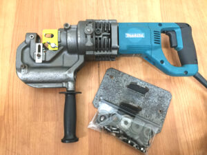 マキタ 電動パンチャ PP201-2