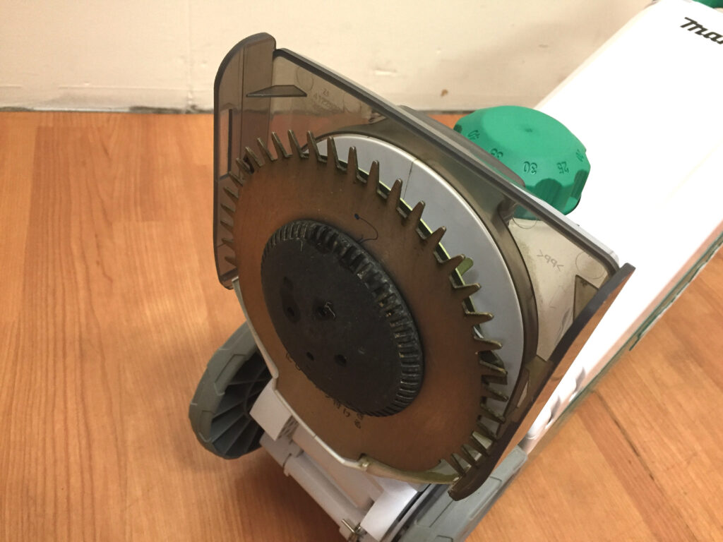 マキタ 電動芝刈機 MLM1610-4