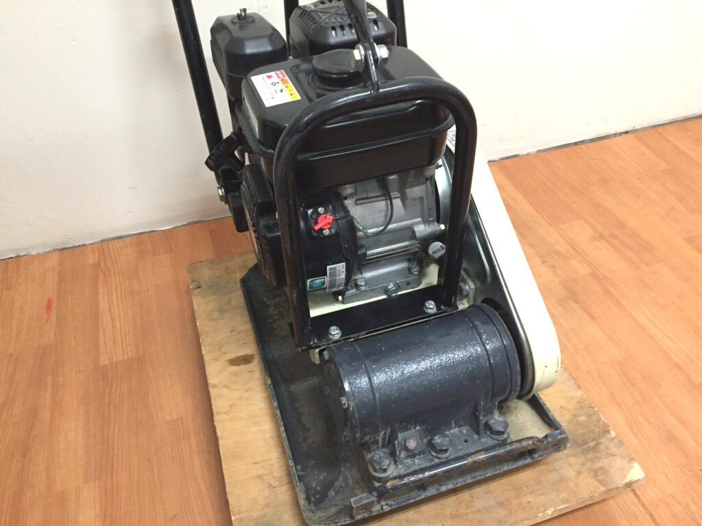 明和 バイブロプレート KP55-4