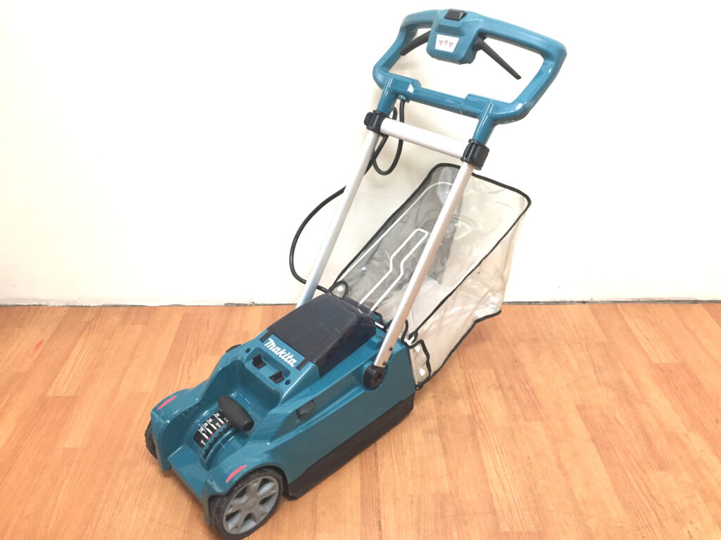 マキタ 充電式芝刈機 MLM230D-1