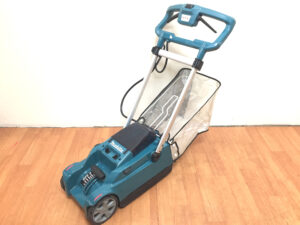 マキタ 充電式芝刈機 MLM230D-1