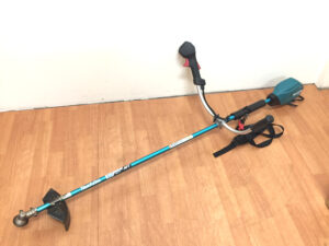 マキタ 充電式草刈機 MUR005G-1