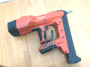 ヒルティ 充電式コンクリートネイラー BX4-22-4