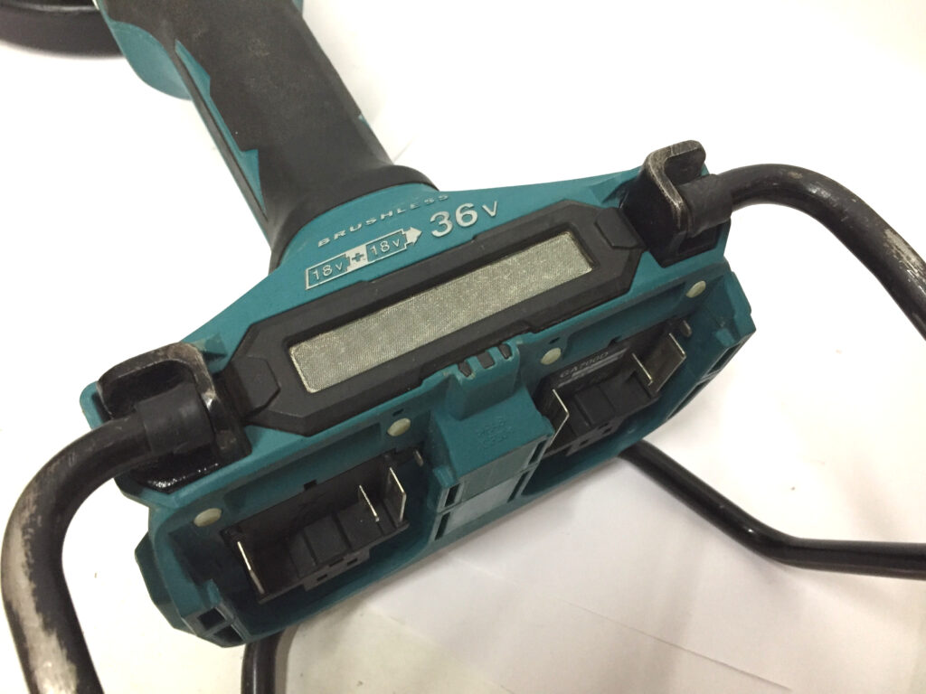 マキタ 充電式ディスクグラインダ GA700D-3